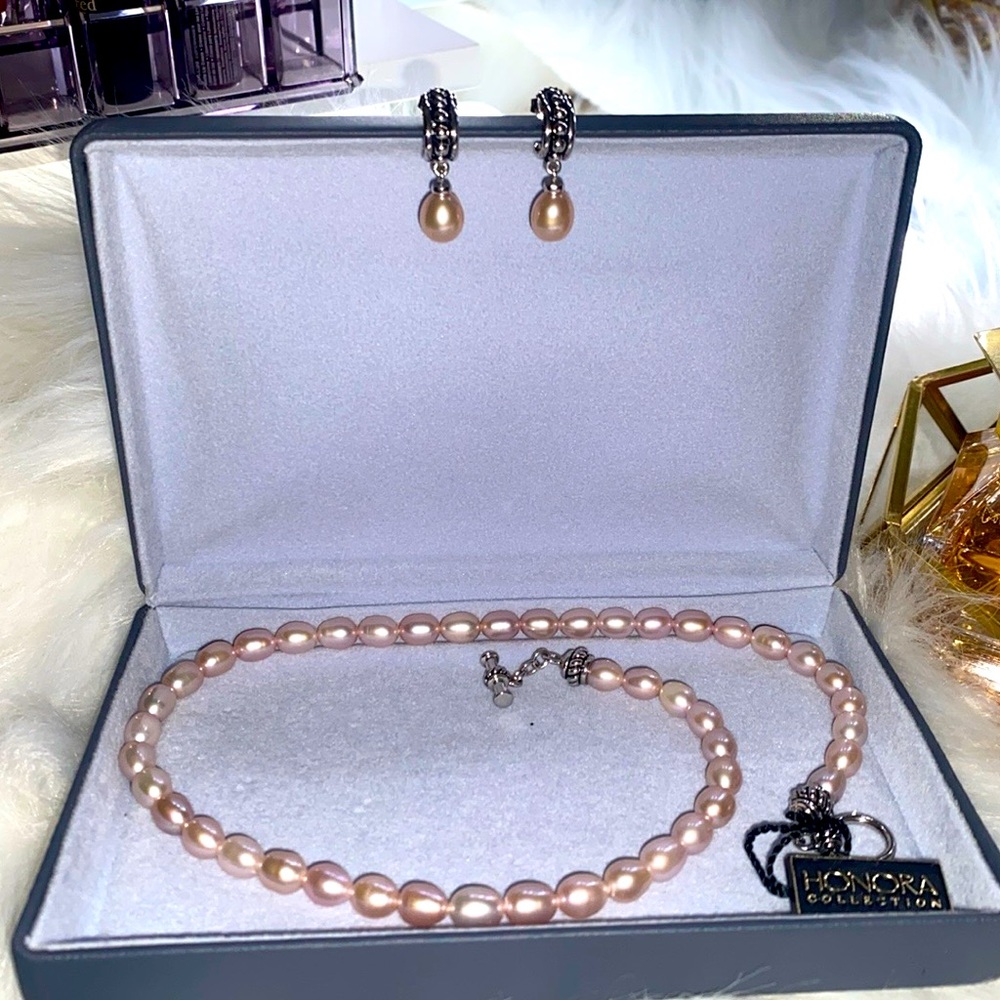 AUTHENTIC VINTAGE Honora freshwater Pearl necklace and earrings set